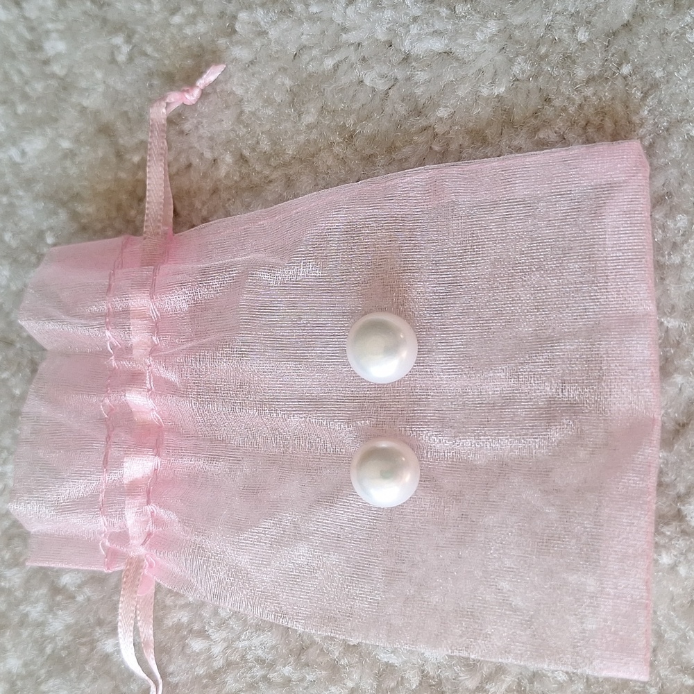 NEW Pearl Earrings